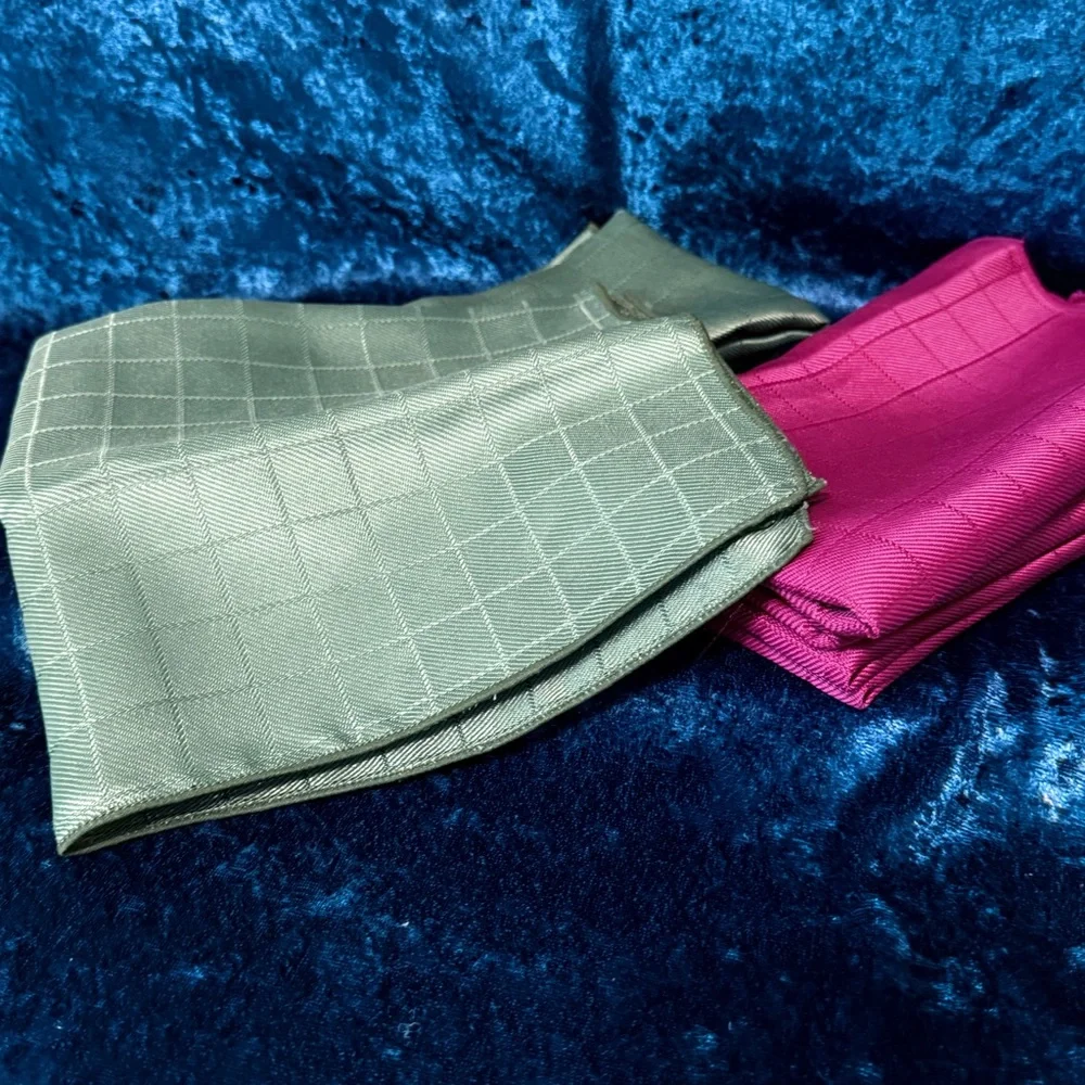 (8) Holiday Napkins - 4 Red/4 Green  - Muted Tones 16